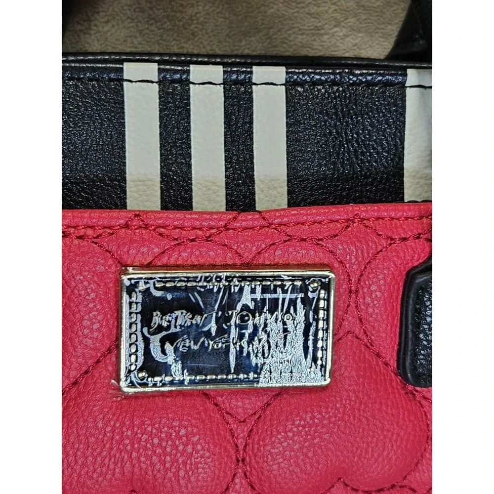 Small Betsey Johnson Heart Quilted Purse Black White Red New No Tags